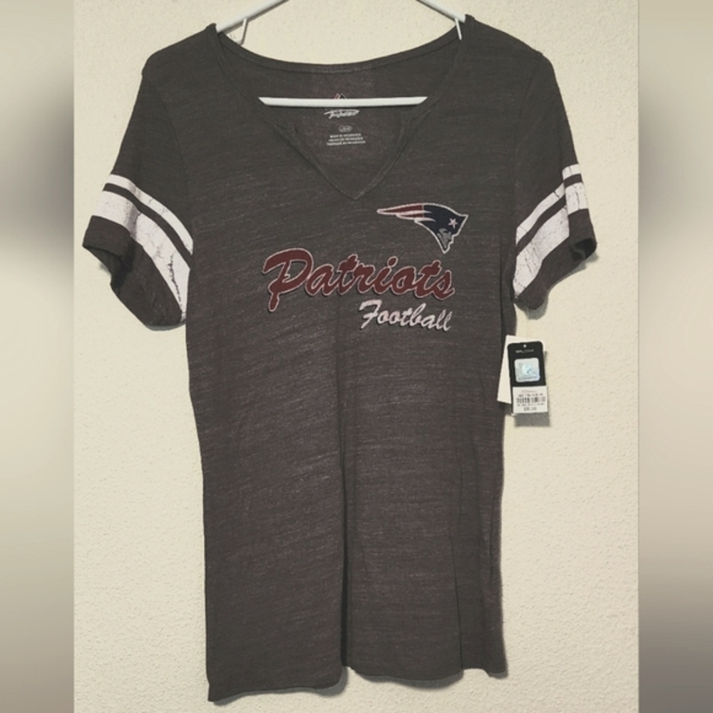 Majestic Women's Gray NFL Team Apparel Patriots Football Graphic Tee Sz L (NWT)
